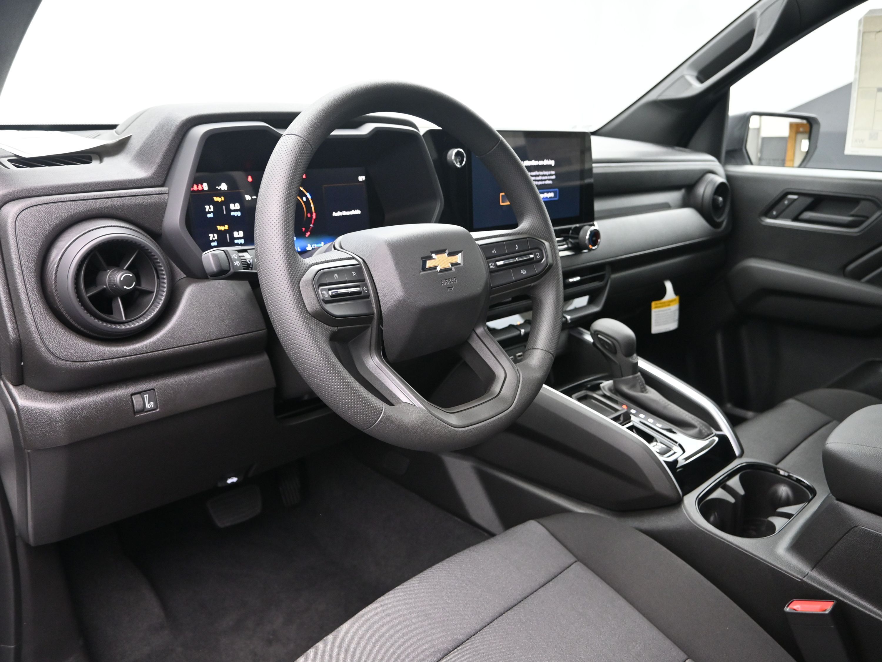 2025 Chevrolet Colorado Work Truck photo 7