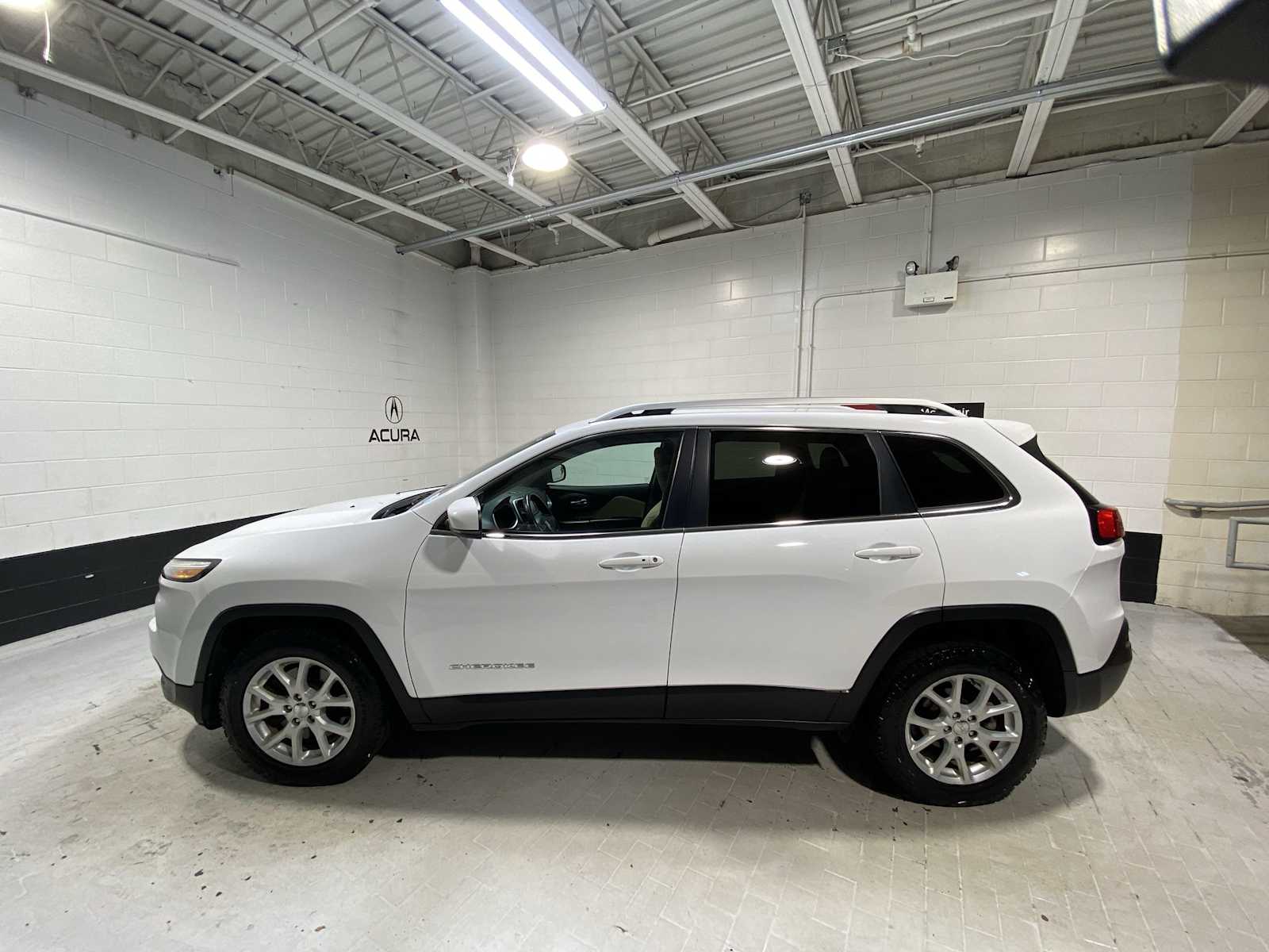 2017 Jeep Cherokee Latitude photo 3