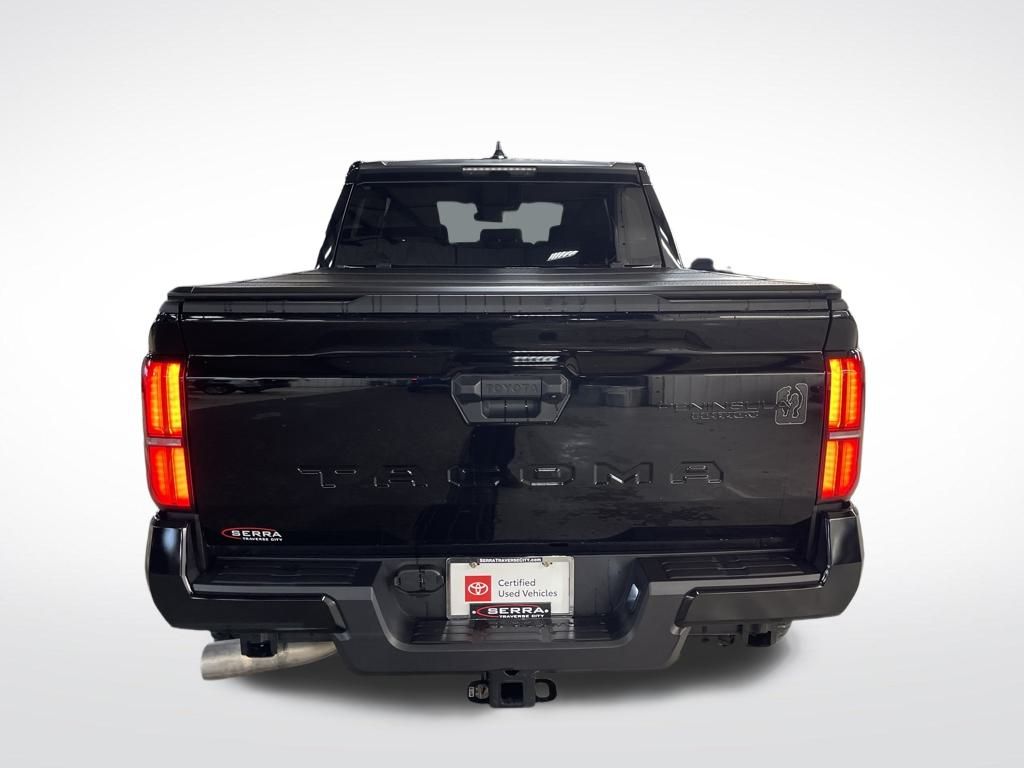 2025 Toyota Tacoma SR5 4x4 photo 4