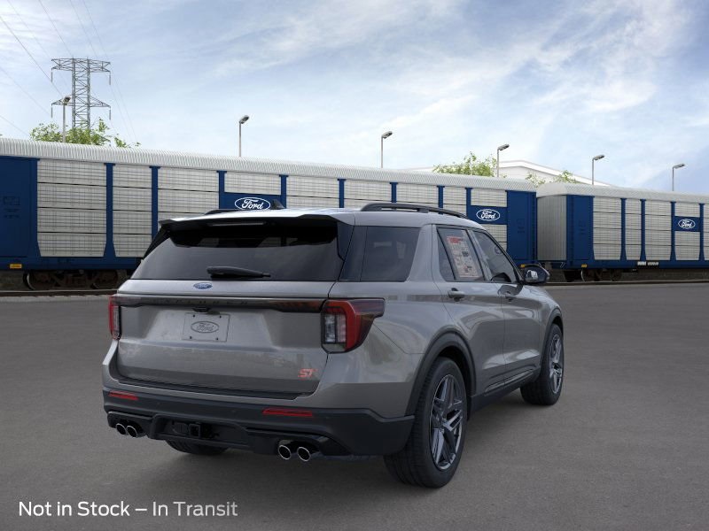 2025 Ford Explorer ST photo 4