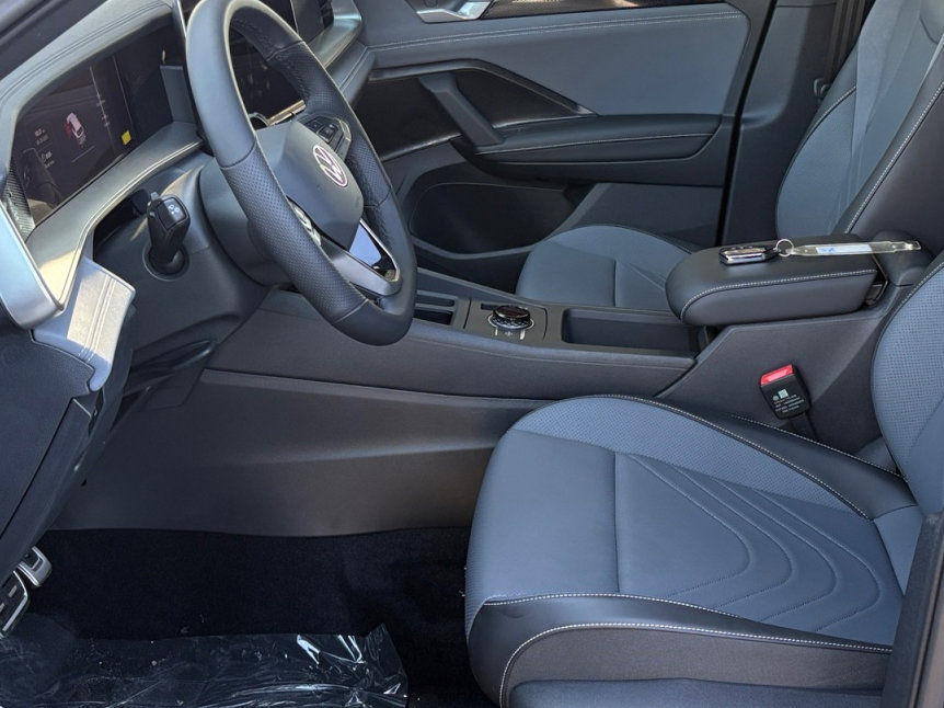 2025 Volkswagen Tiguan SE R-Line Black photo 22