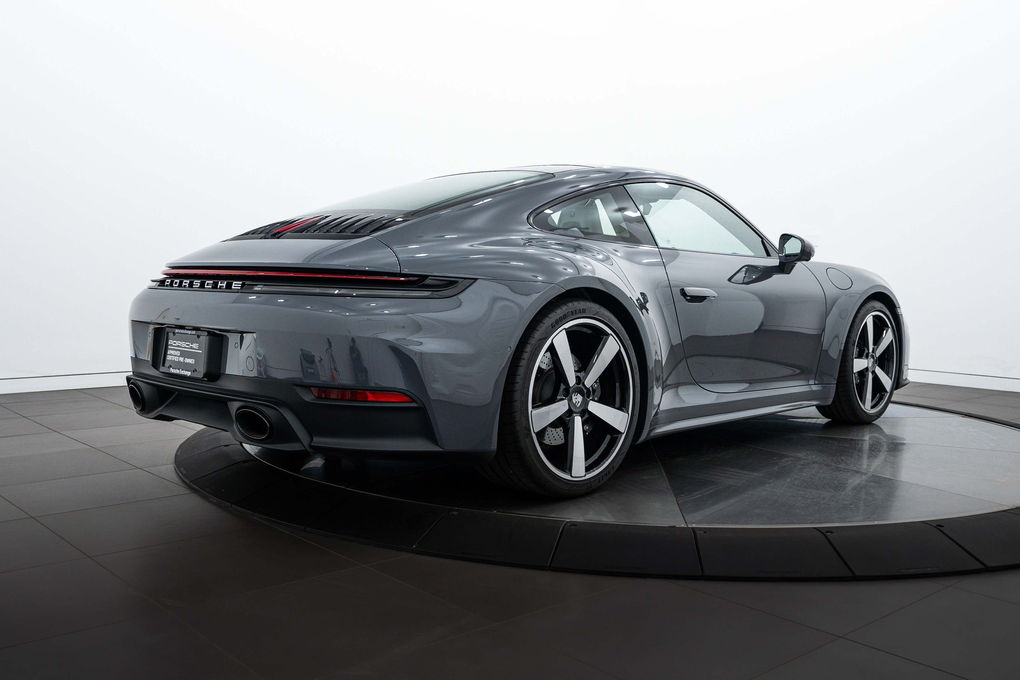 2025 Porsche 911 Coupe photo 5