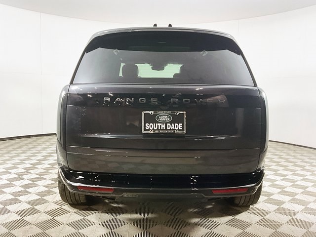 2025 Land Rover Range Rover SE photo 3