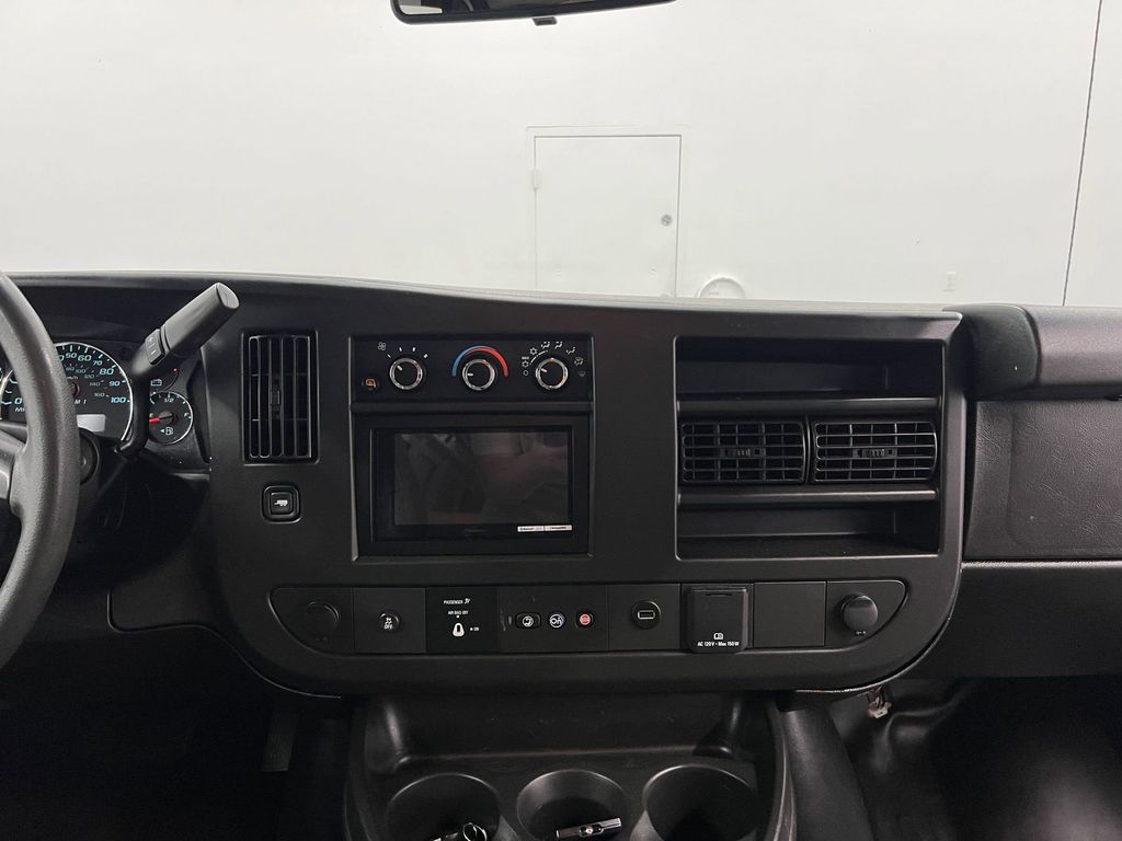 2020 Chevrolet Express 2500 Work Cargo Van photo 18