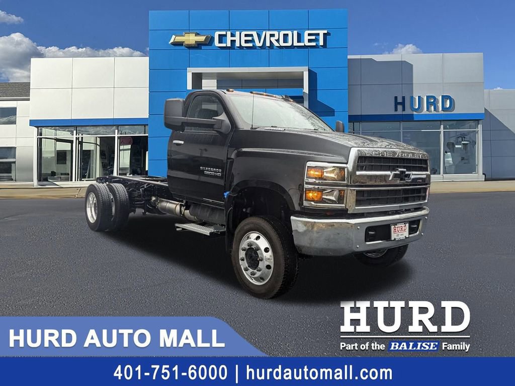 2024 Chevrolet Silverado 4500 Medium Duty Chassis Cab Work Truck's photo