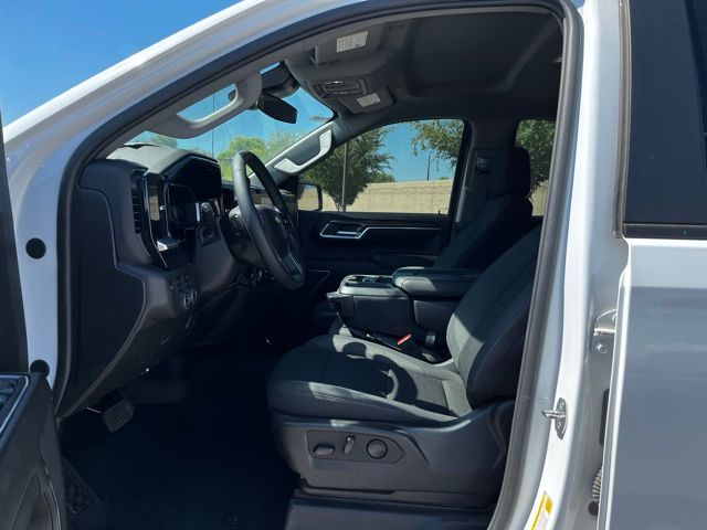 2024 Chevrolet Silverado 1500 LT photo 8