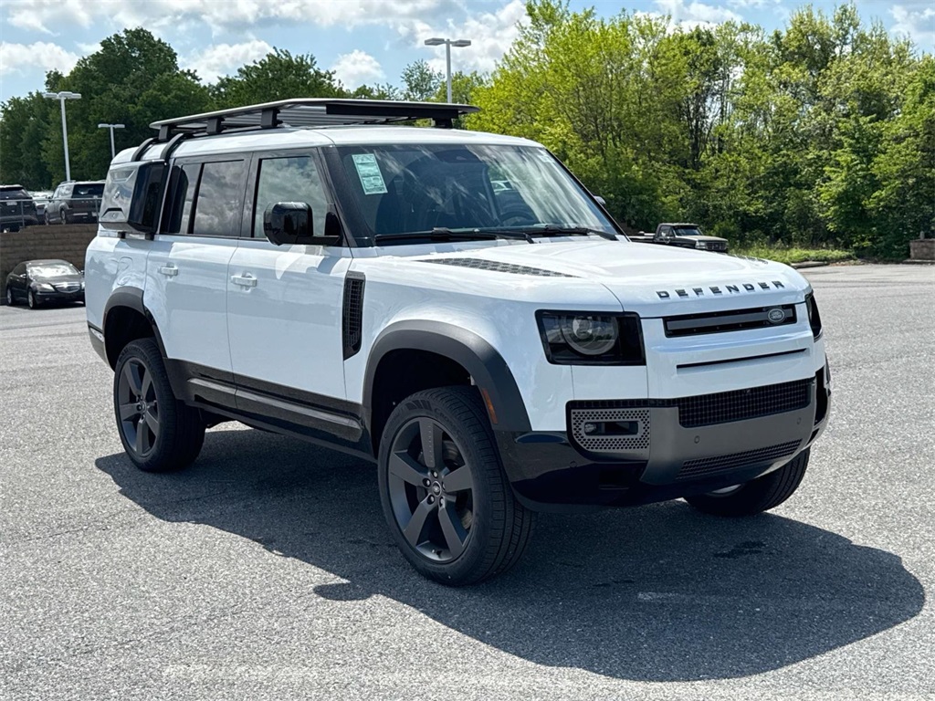 2025 Land Rover Defender 130 Outbound photo 18