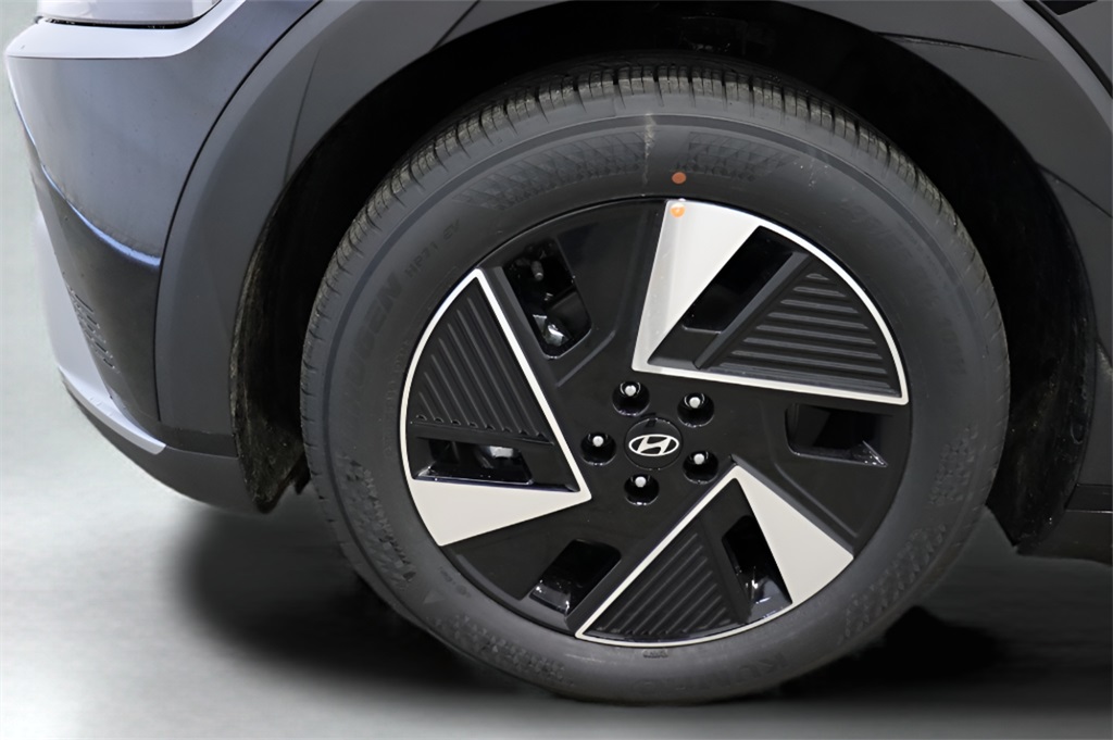 2025 Hyundai Ioniq 5 SE photo 4