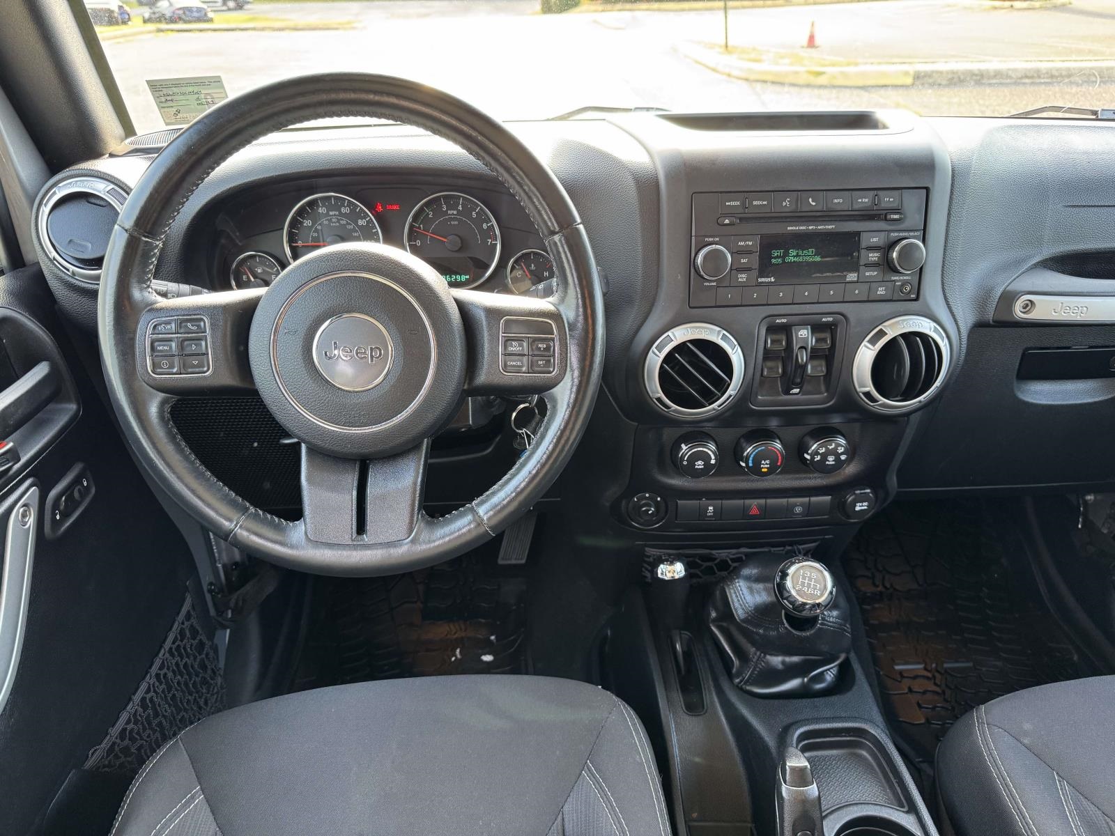 2016 Jeep Wrangler Unlimited Sahara photo 3