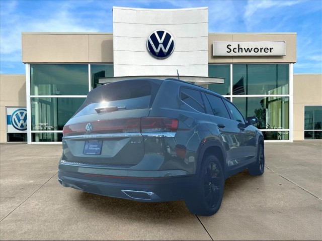 2026 Volkswagen Atlas SE Technology photo 2