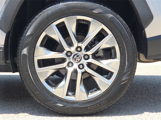 2021 Toyota RAV4 Limited photo 8