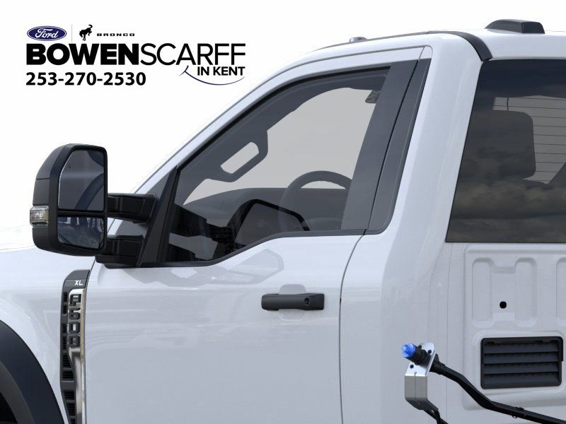 2025 Ford F-600 photo 19