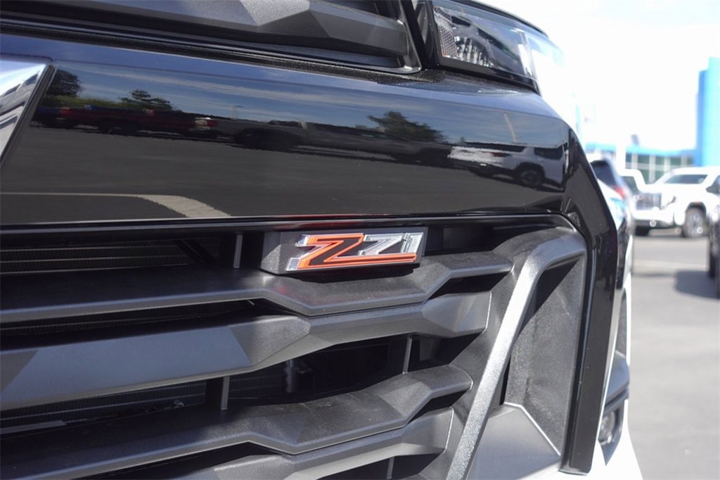 2025 Chevrolet Colorado Z71 photo 3