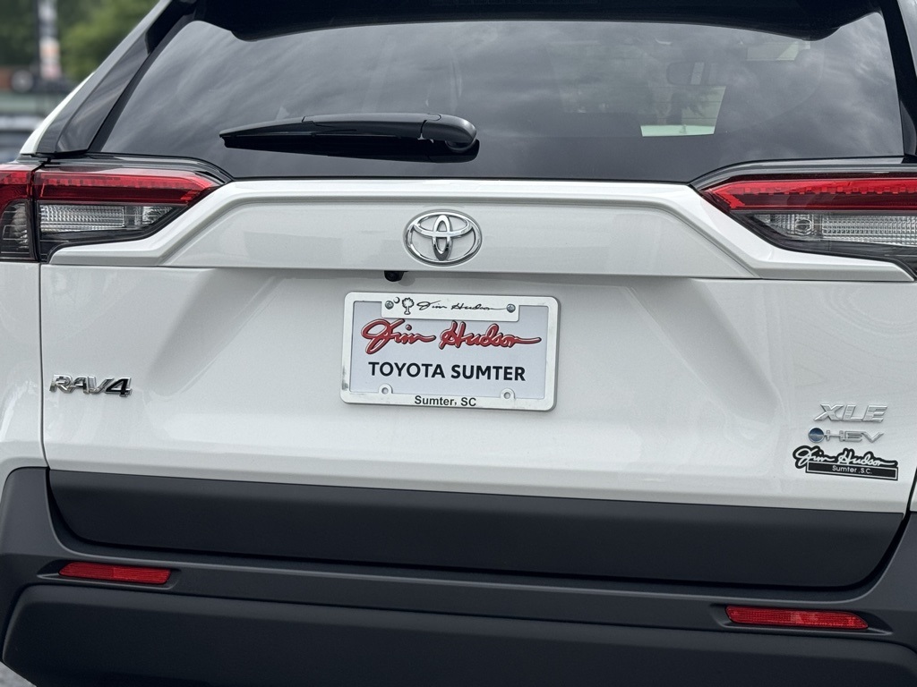 2025 Toyota RAV4 Hybrid XLE photo 4