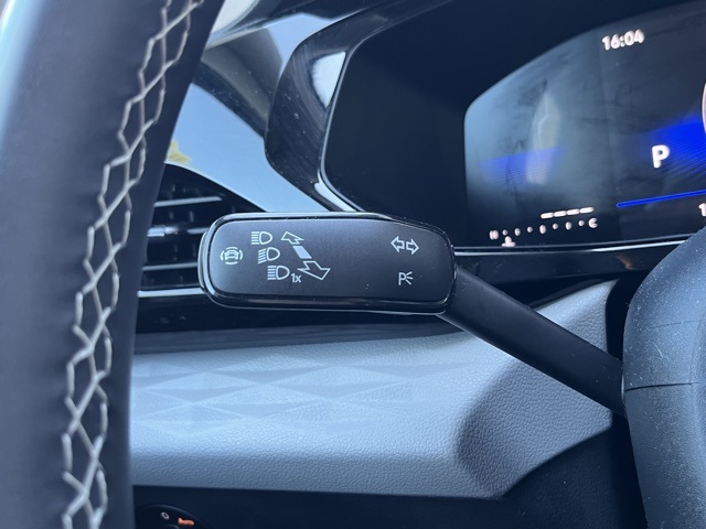 2023 Volkswagen Taos S photo 31