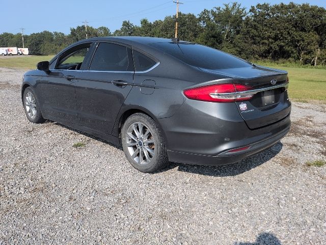 2017 Ford Fusion SE photo 3