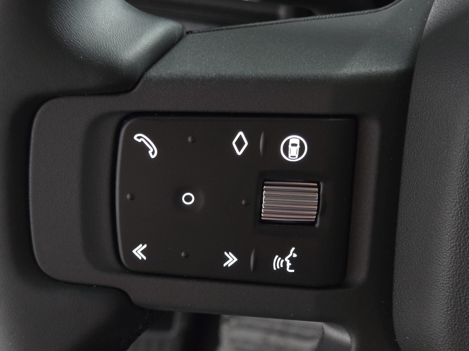 2025 Land Rover Defender 90 X-Dynamic SE photo 21