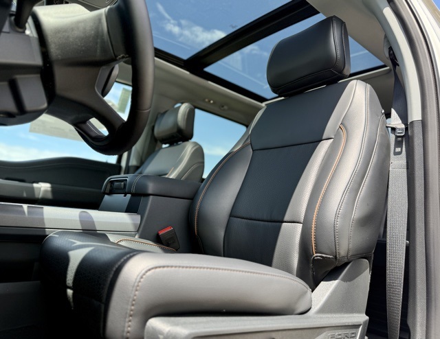 2025 Ford F-350 Lariat photo 15