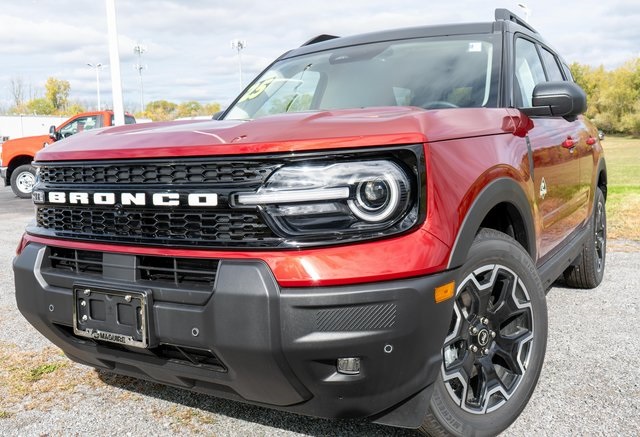 2025 Ford Bronco Sport Outer Banks's photo