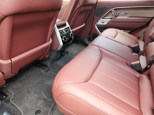 2025 Land Rover Range Rover SE photo 28