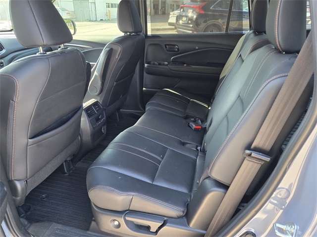 2022 Honda Pilot TrailSport photo 9