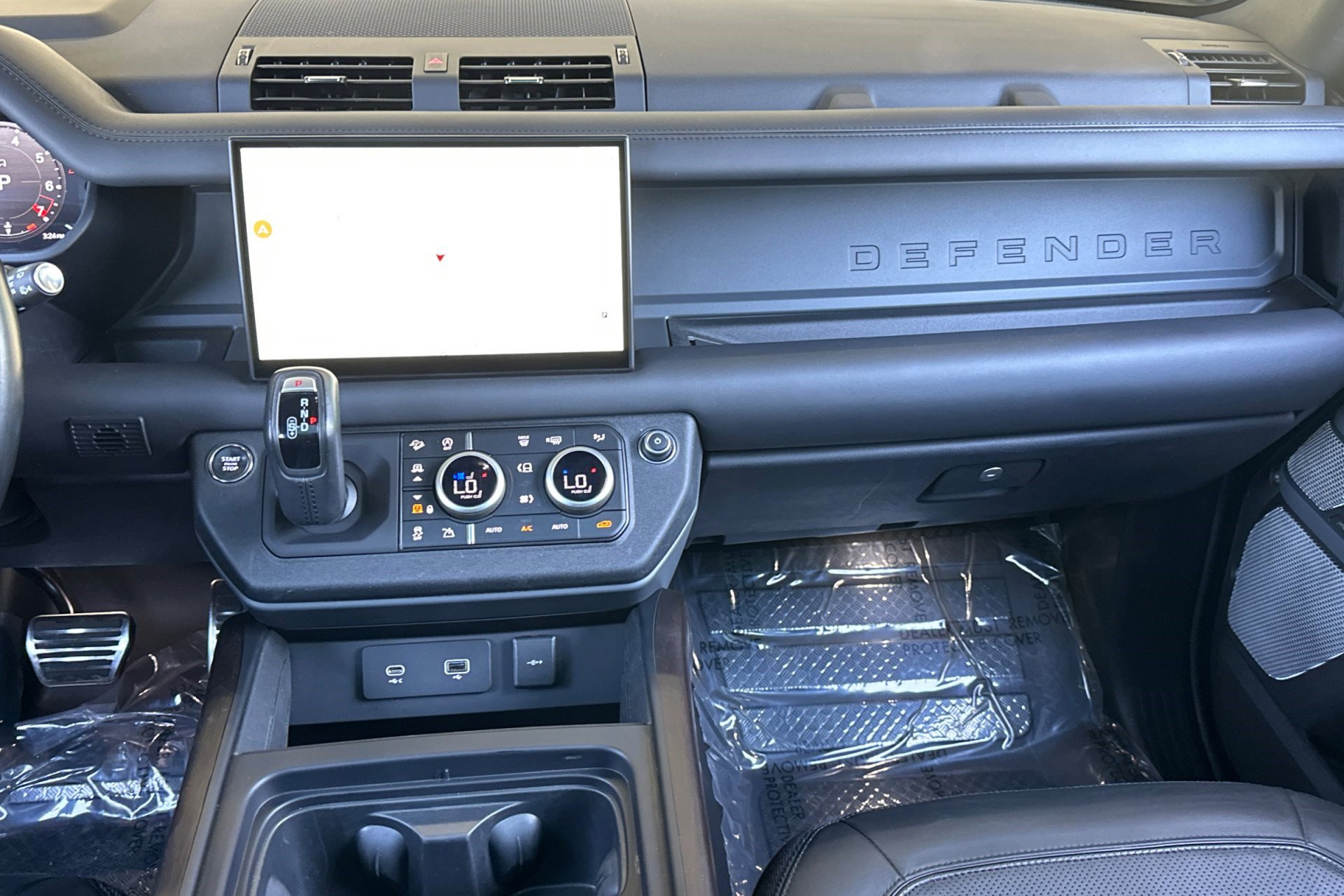 2023 Land Rover Defender 130 X photo 27