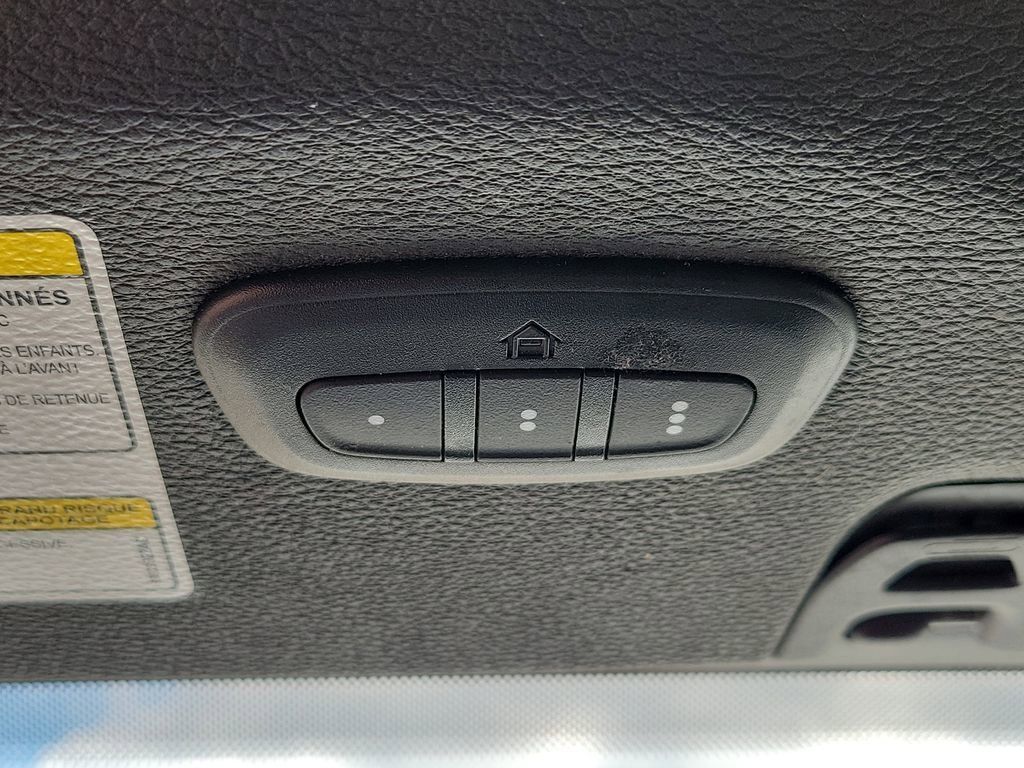 2021 Jeep Wrangler Unlimited Sahara photo 19