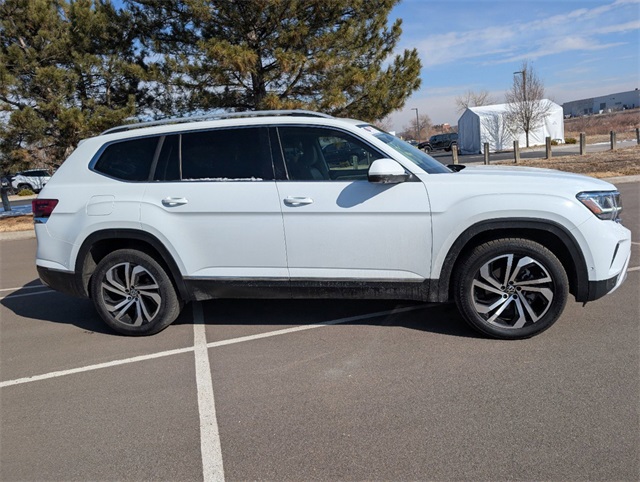 2021 Volkswagen Atlas SEL Premium photo 2