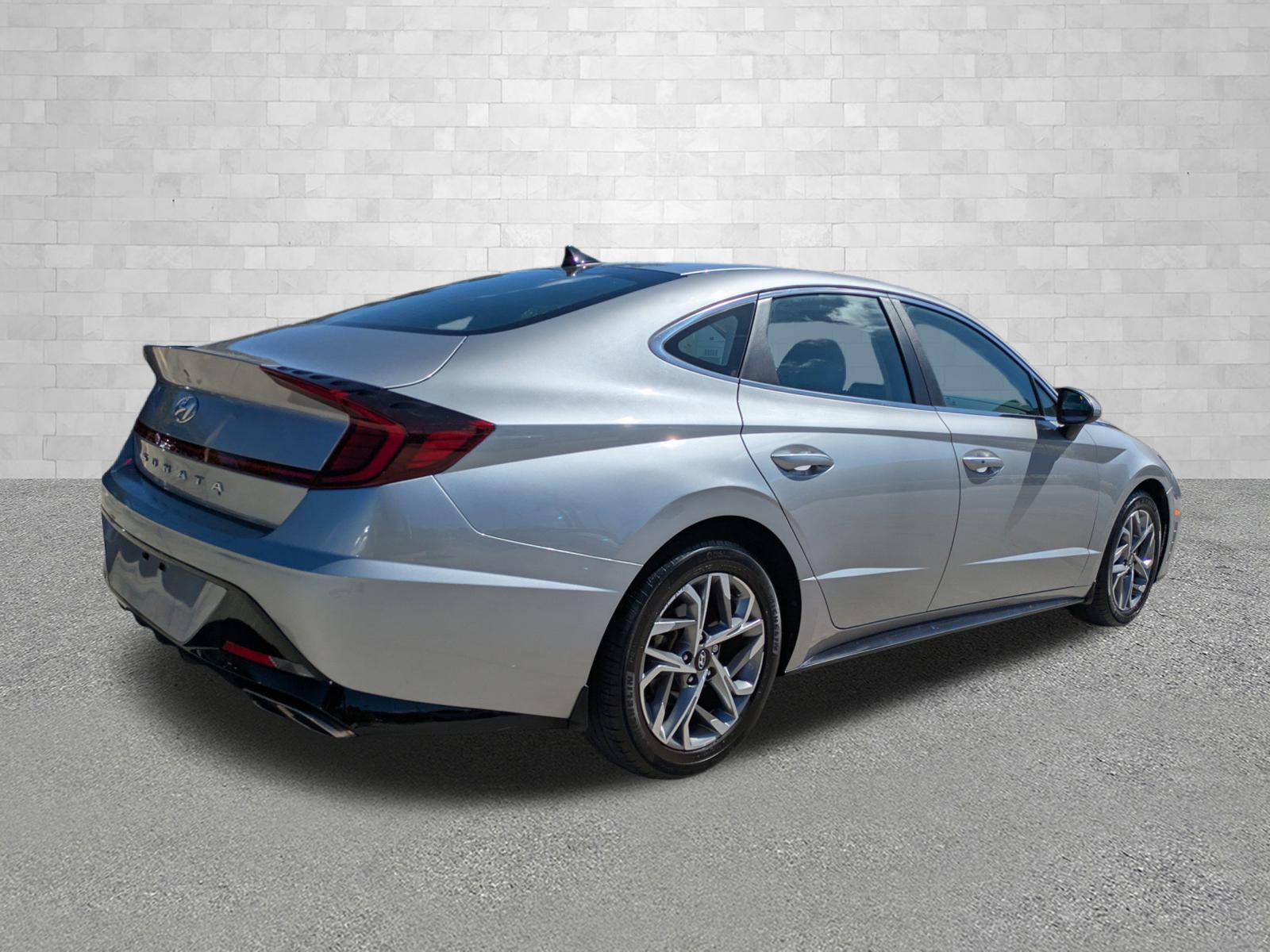 2021 Hyundai Sonata SEL photo 2