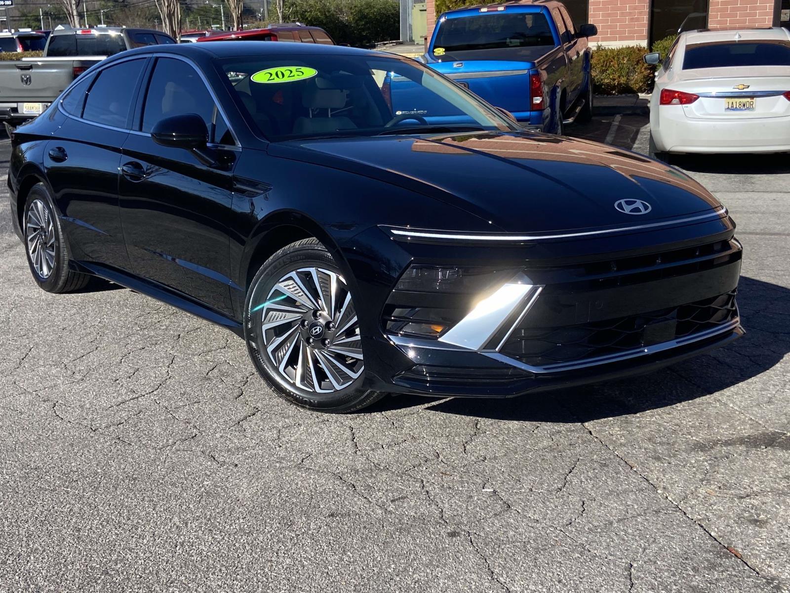 2025 Hyundai Sonata Hybrid SEL's photo