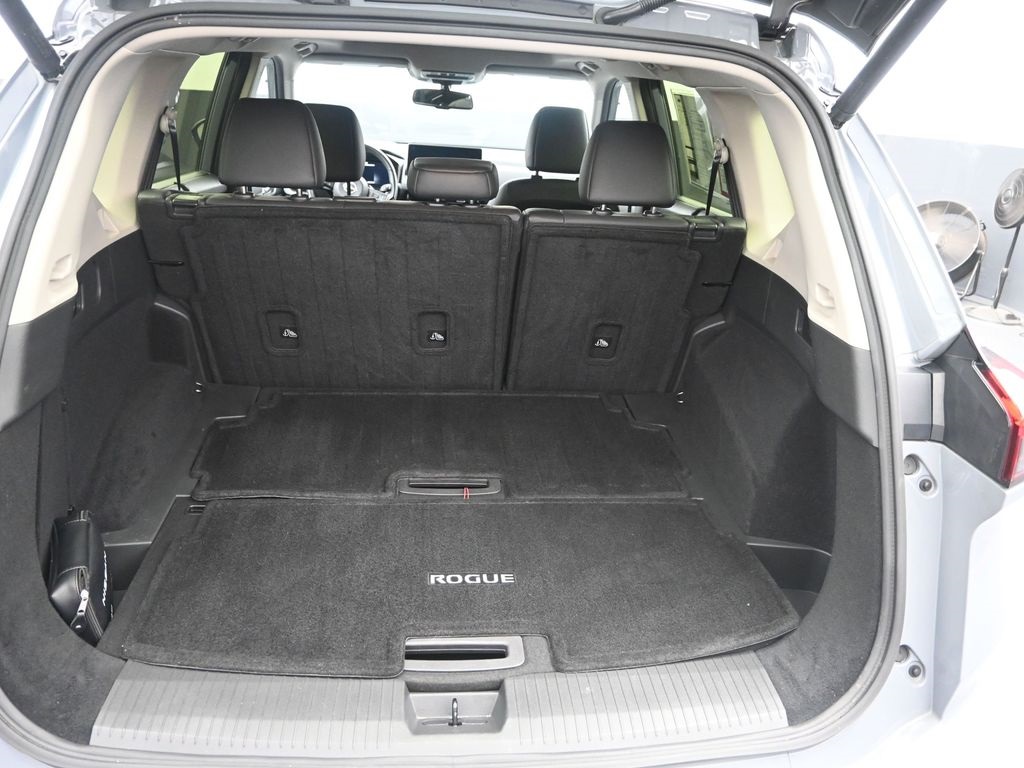 2024 Nissan Rogue Platinum photo 4