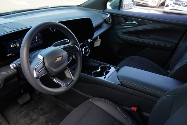 2026 Chevrolet Blazer EV photo 2