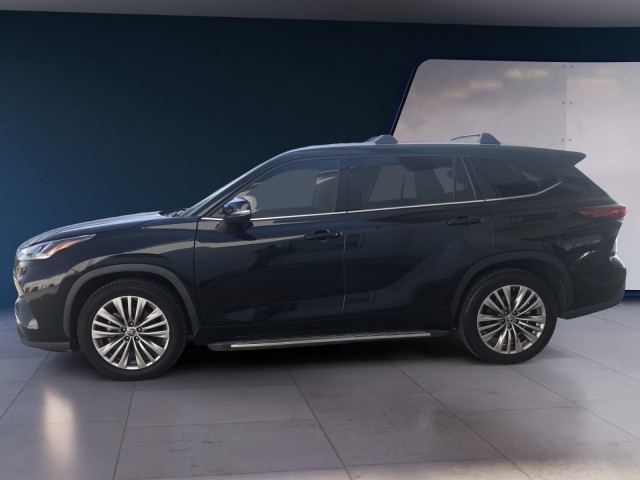 2022 Toyota Highlander Platinum photo 2