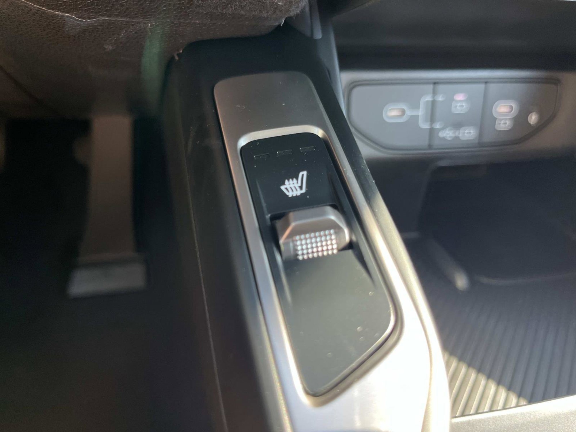 2025 Kia Sorento Hybrid EX photo 28