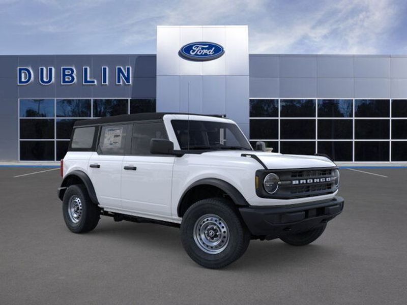 2025 Ford Bronco Base photo 4