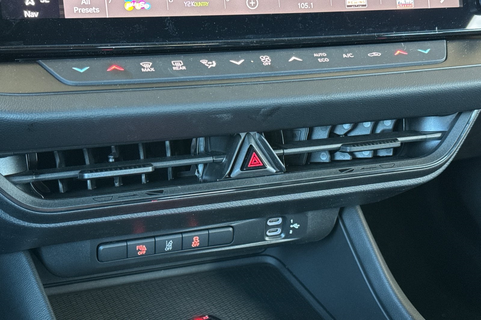 2025 Dodge Charger R/T photo 18