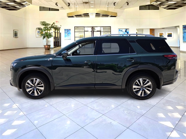 2024 Nissan Pathfinder SL photo 4