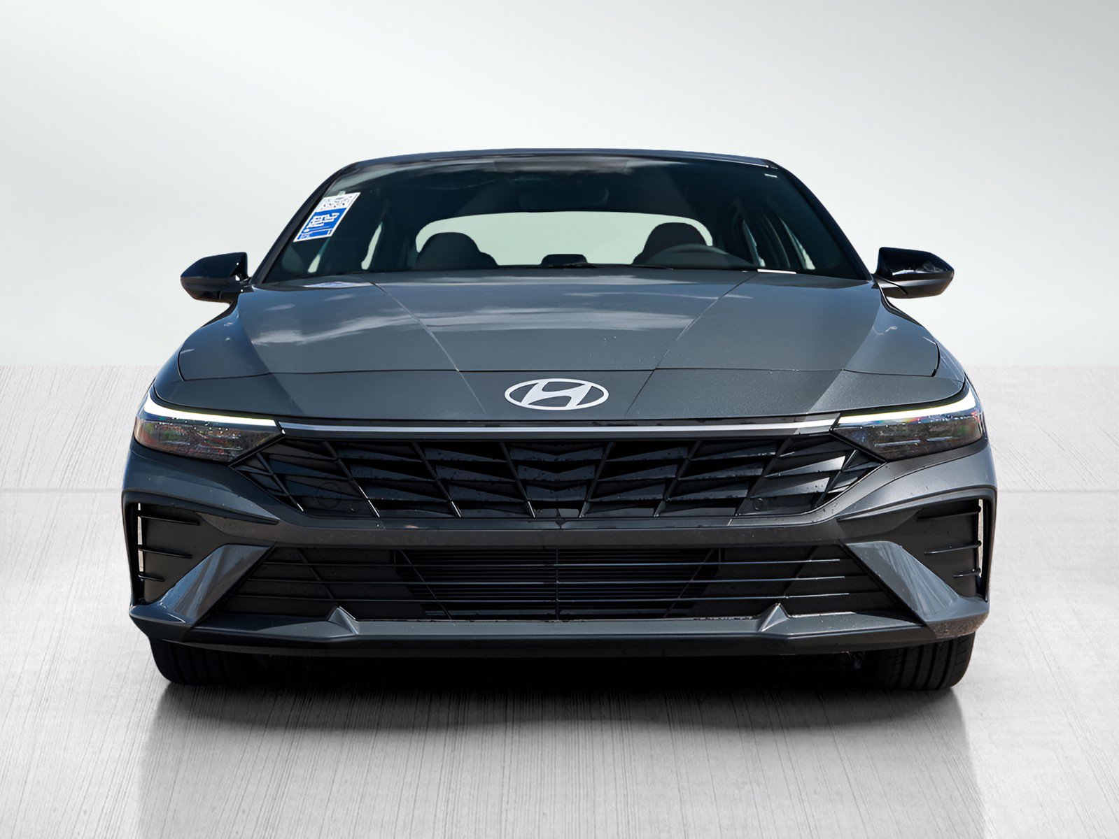 2025 Hyundai Elantra SEL Sport photo 2