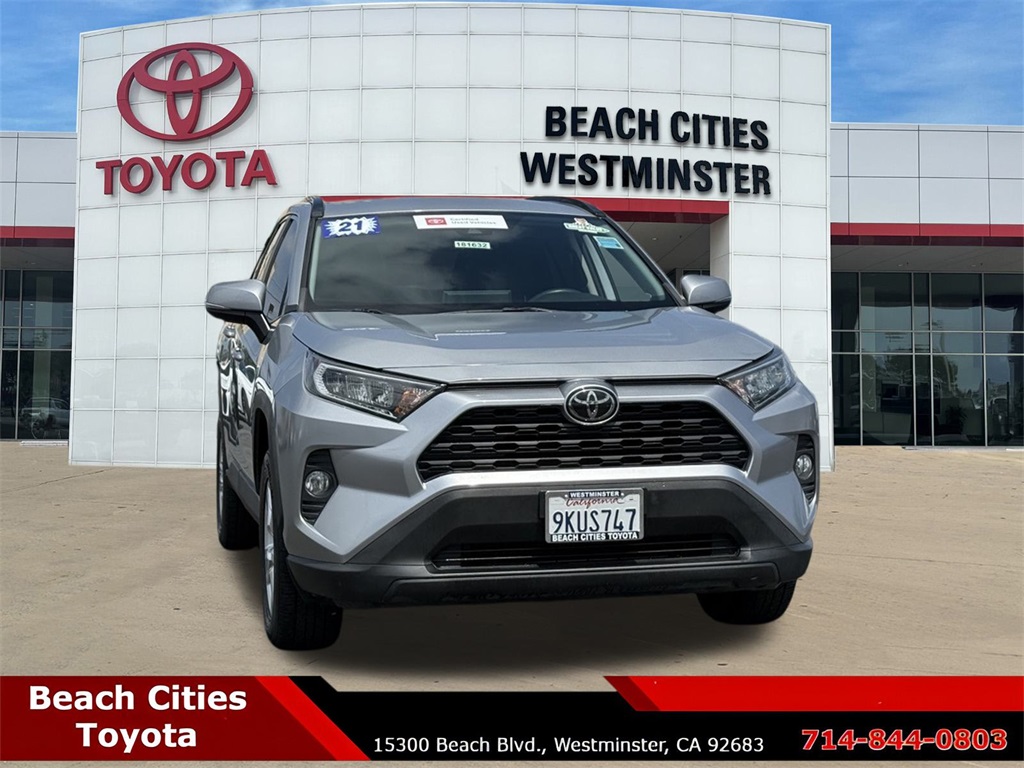 2021 Toyota RAV4 XLE photo 3