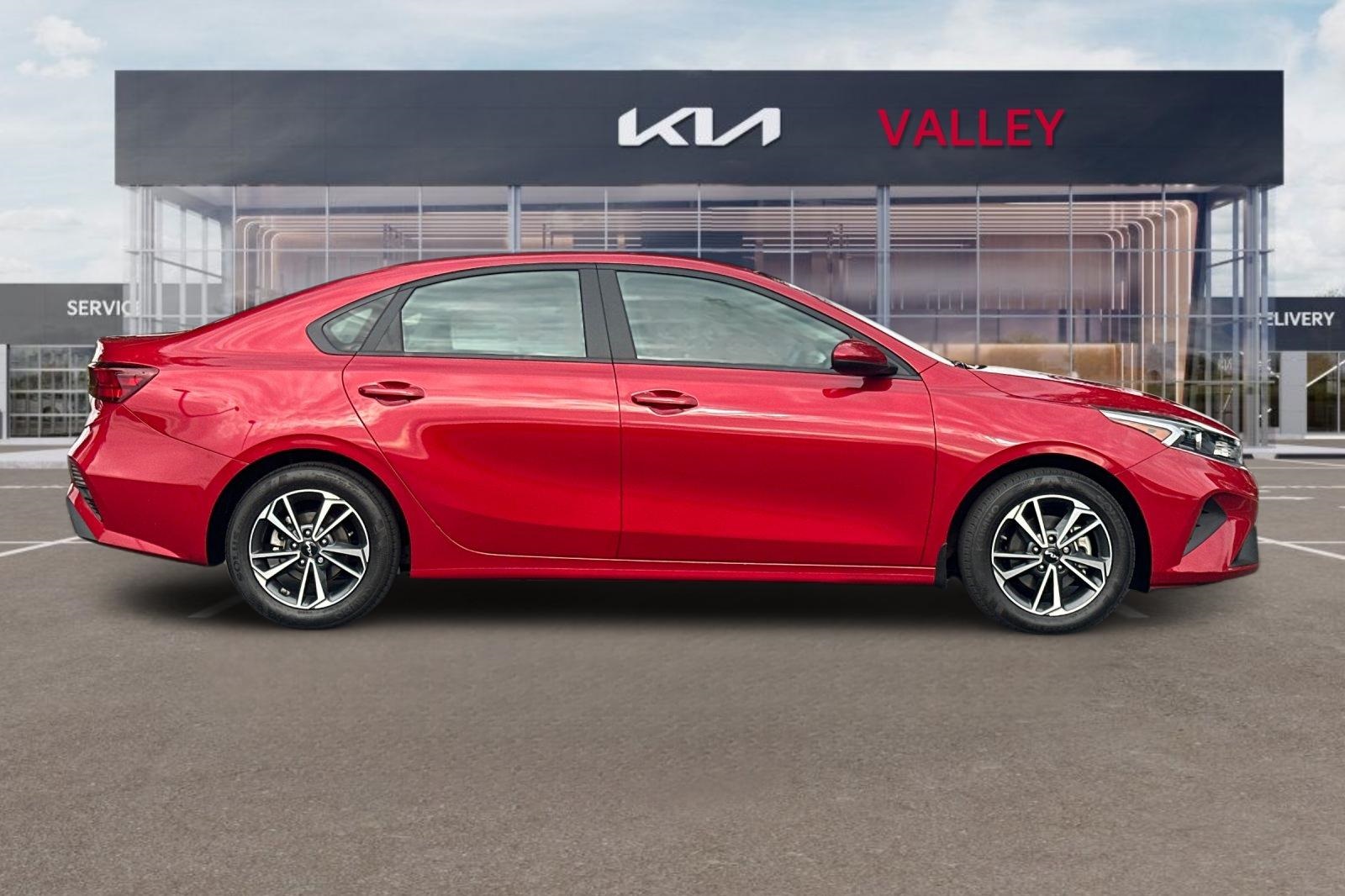 2024 Kia Forte LXS photo 3