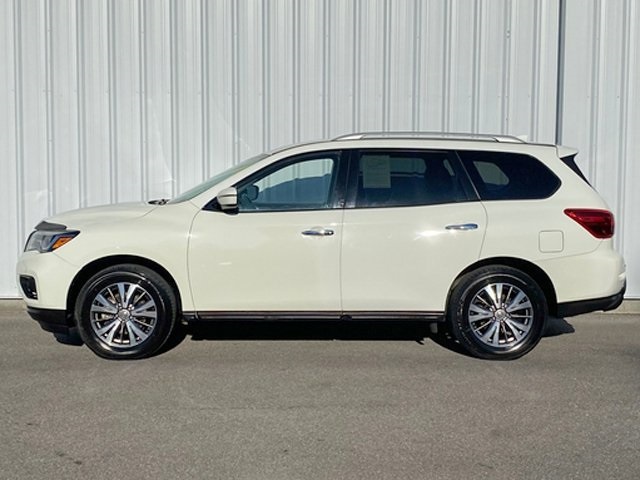 2019 Nissan Pathfinder SV photo 5