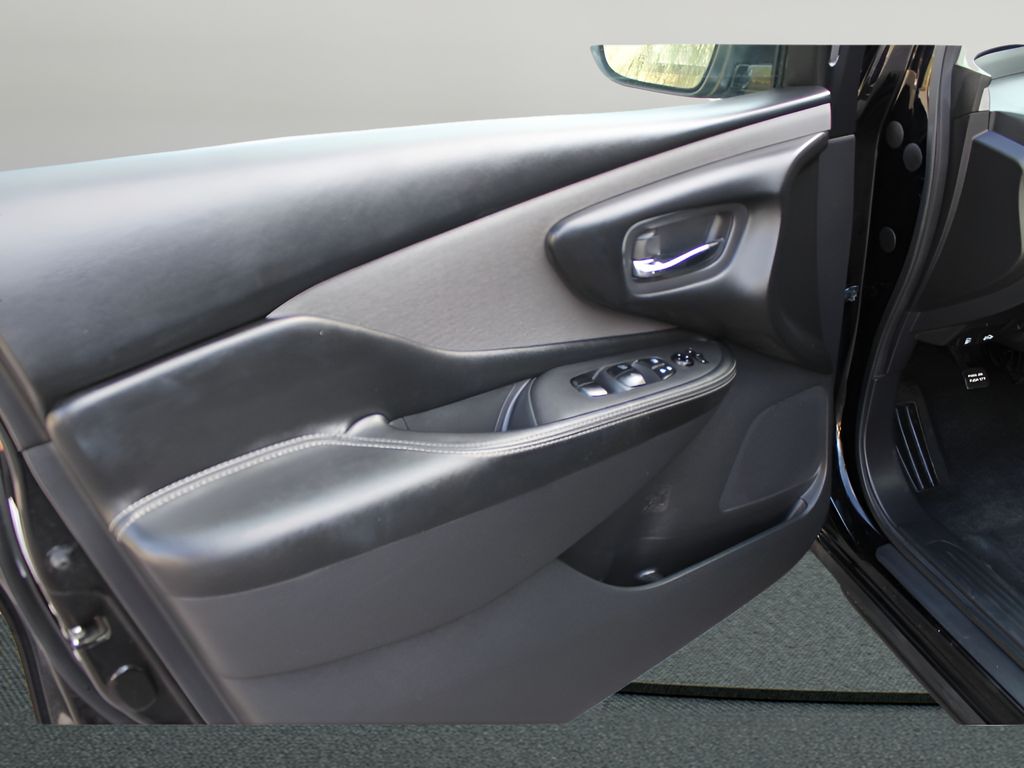 2023 Nissan Murano S photo 23