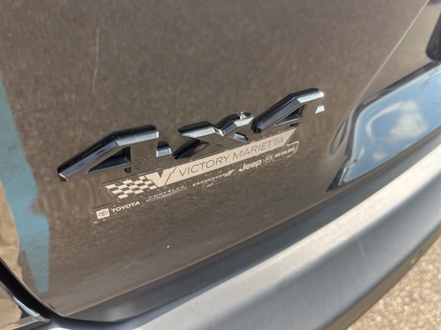 2023 Jeep Cherokee Altitude photo 28