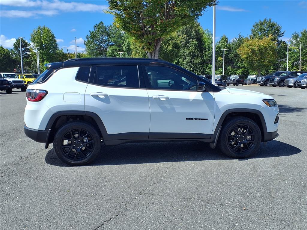 2023 Jeep Compass Altitude photo 18