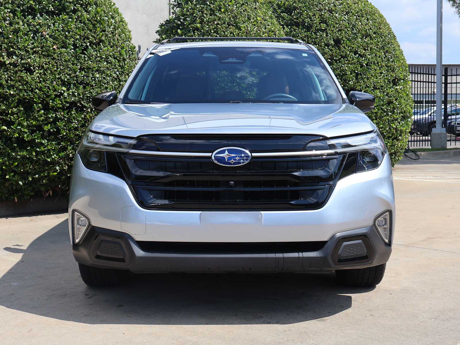 2025 Subaru Forester Touring photo 2
