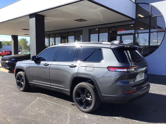 2022 Jeep Grand Cherokee Altitude photo 5