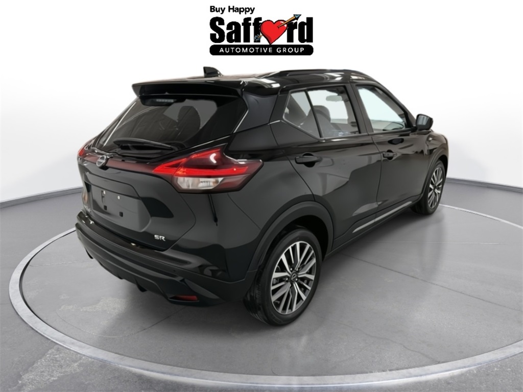 2024 Nissan Kicks SR photo 7