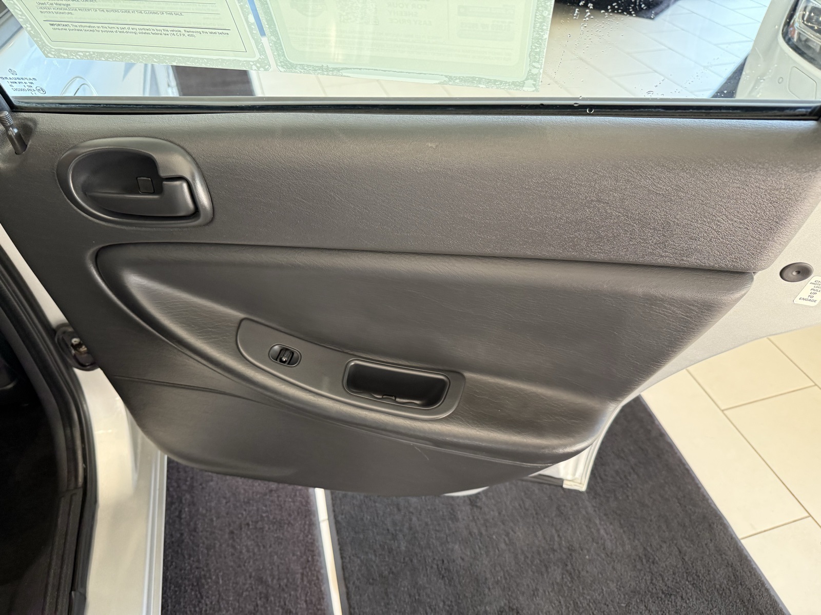 2005 Dodge Stratus SXT photo 27