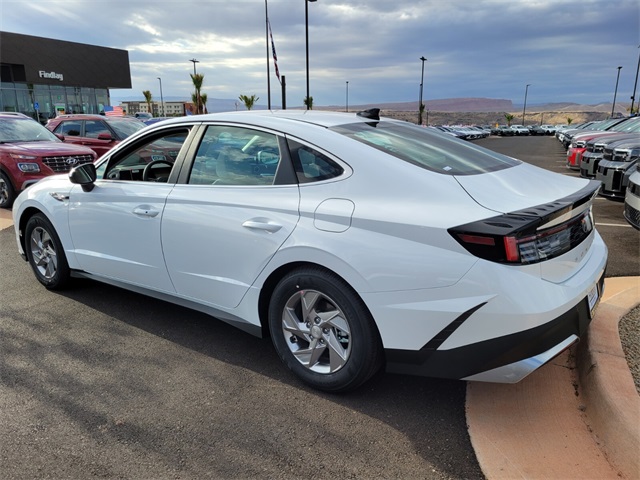 2025 Hyundai Sonata SE photo 4