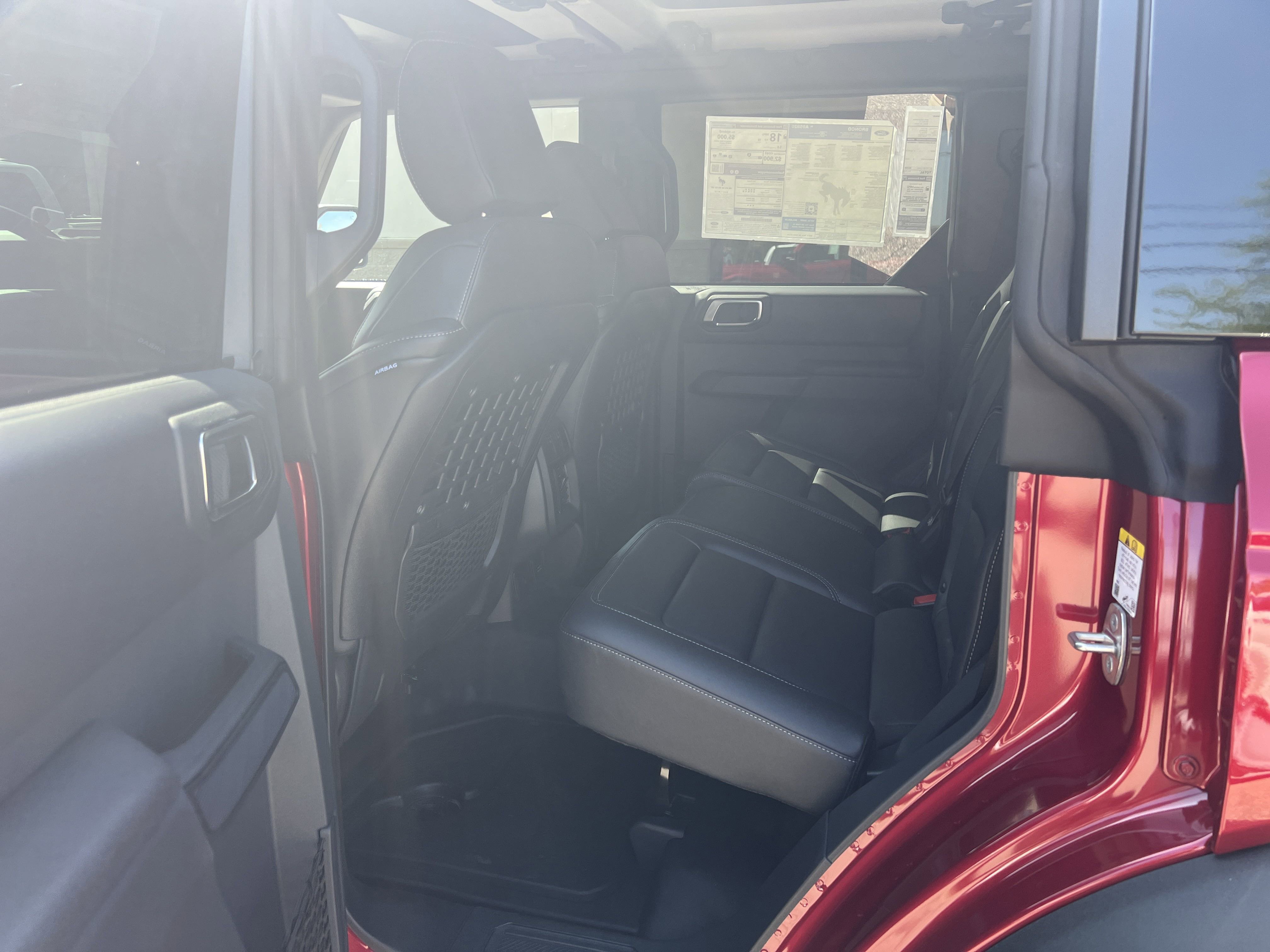 2025 Ford Bronco Badlands photo 2